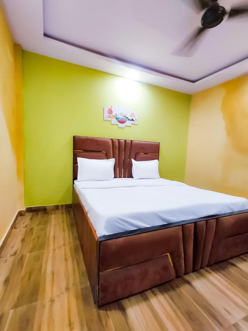 Roomshala 122 Hotel Park View image