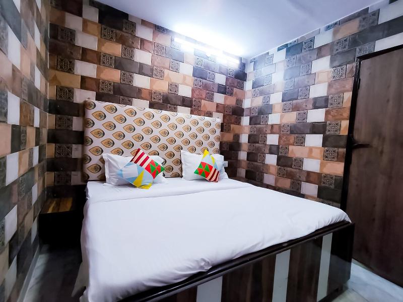 Roomshala 122 Hotel Park View image