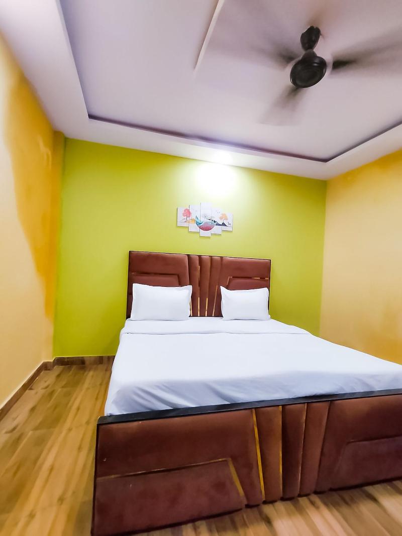 Roomshala 122 Hotel Park View image