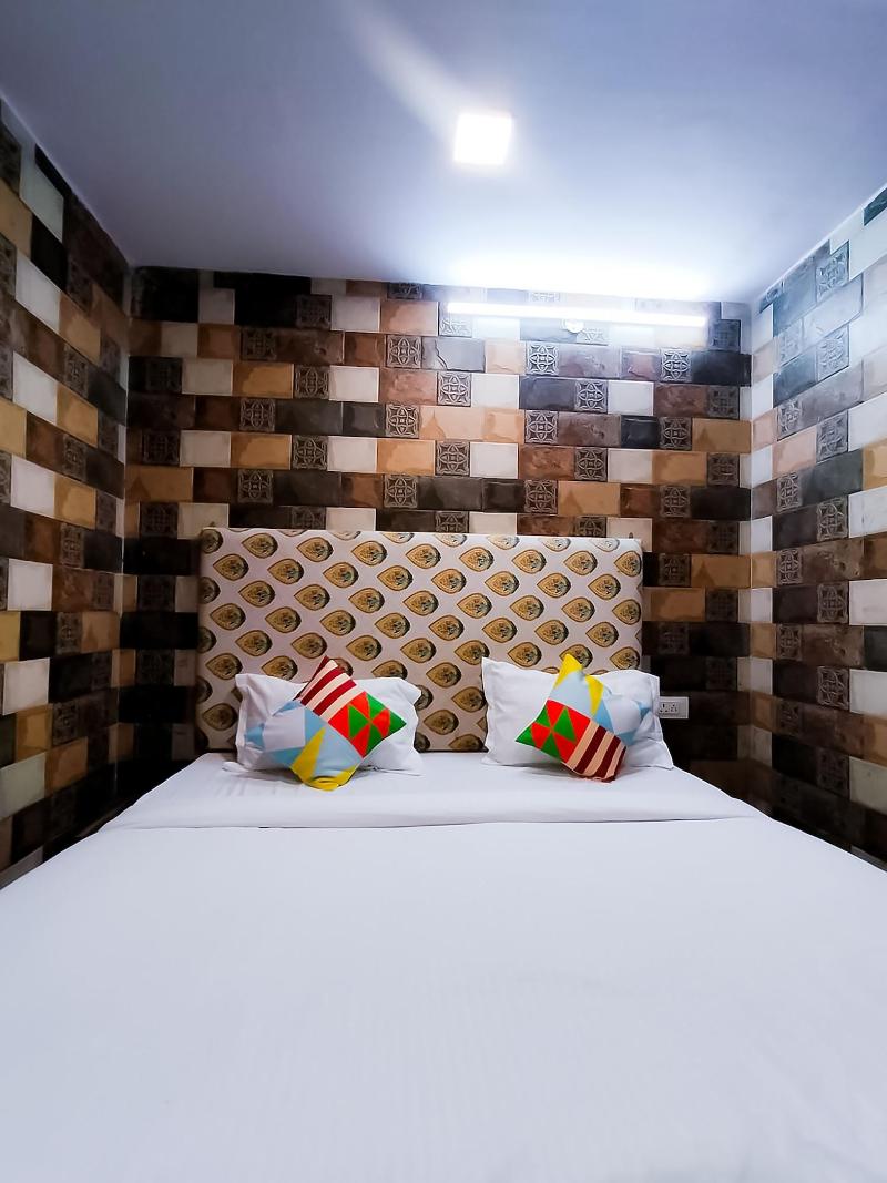 Roomshala 122 Hotel Park View image