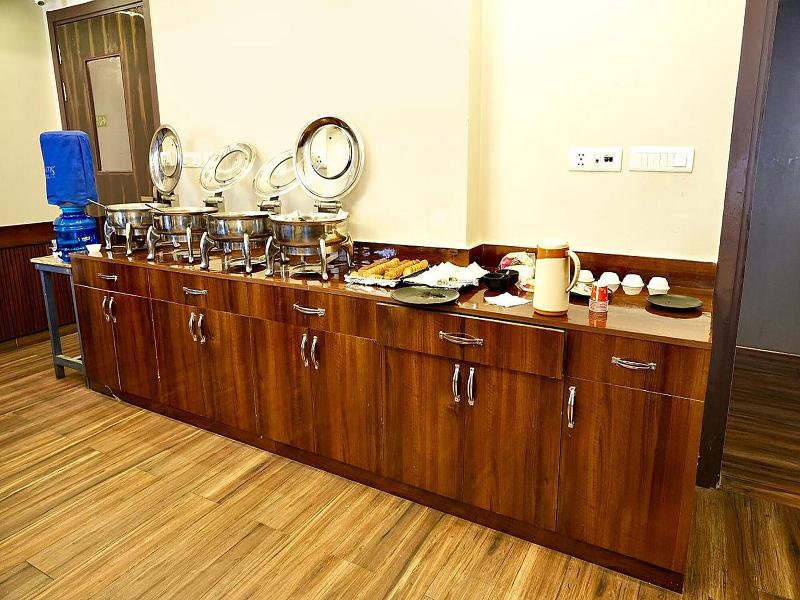 Fabhotel F9 Kirti Nagar image
