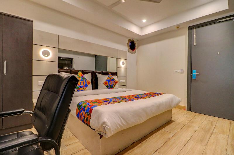 Fabhotel F9 Kirti Nagar image