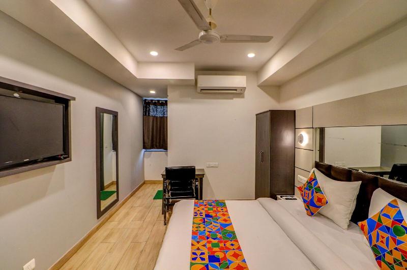 Fabhotel F9 Kirti Nagar image