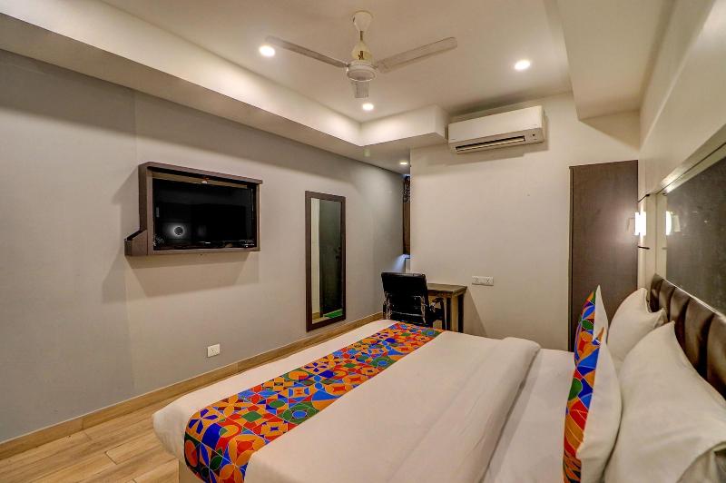 Fabhotel F9 Kirti Nagar image
