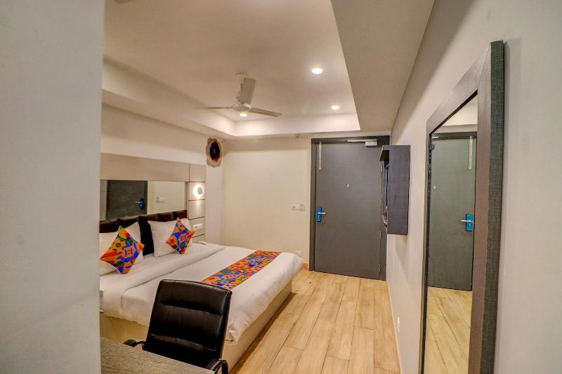 Fabhotel F9 Kirti Nagar image