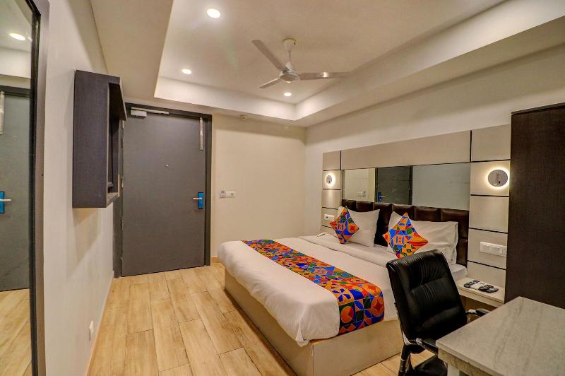 Fabhotel F9 Kirti Nagar image