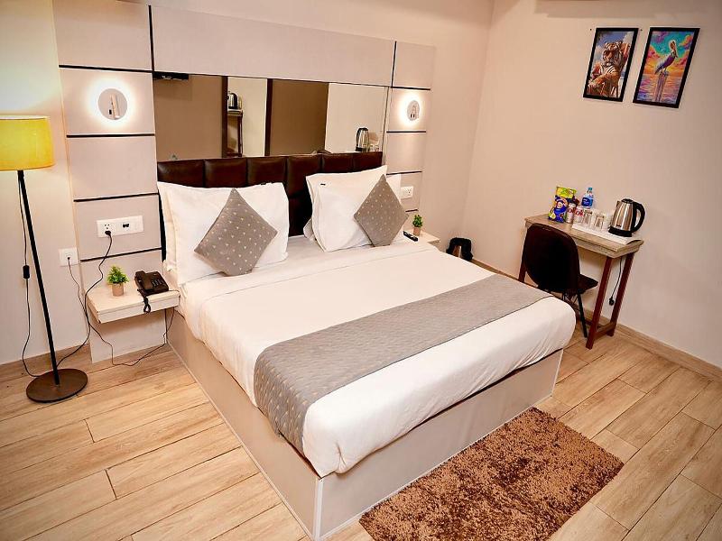 Fabhotel F9 Kirti Nagar image