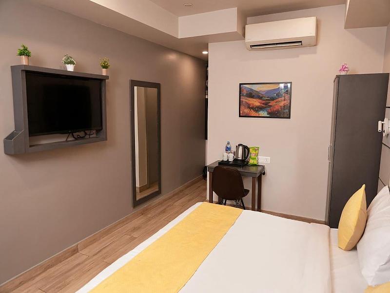 Fabhotel F9 Kirti Nagar image