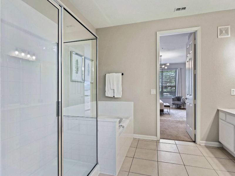 Cozy Vista Cay Condo Free Resort Access image