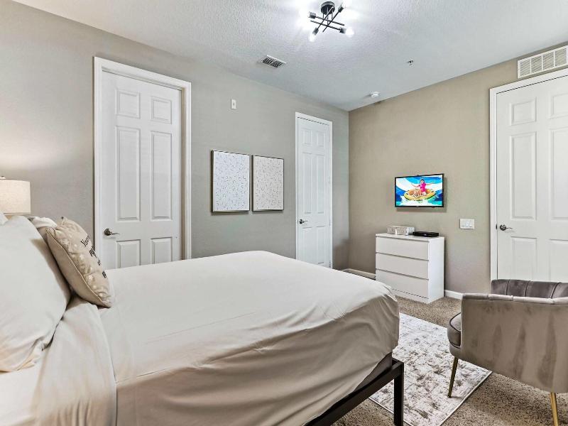 Cozy Vista Cay Condo Free Resort Access image