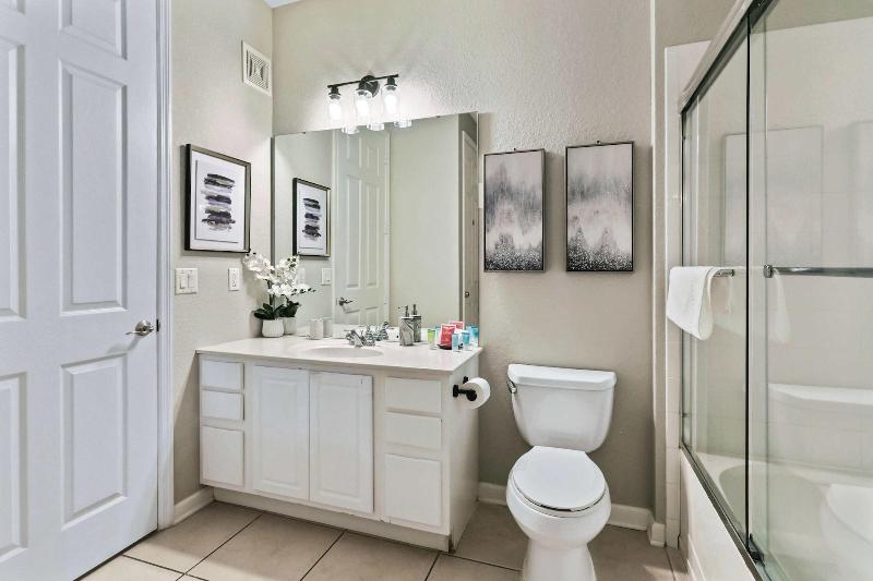 Cozy Vista Cay Condo Free Resort Access image