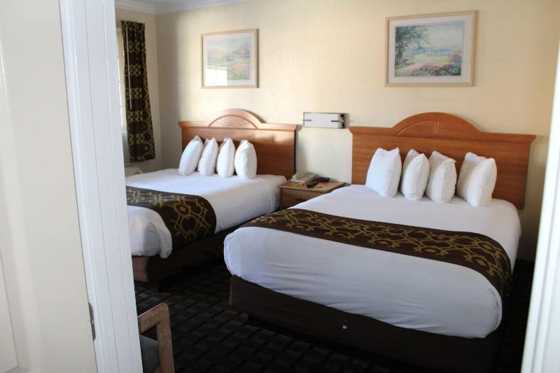 Riverside Inn Suites Santa Cruz image