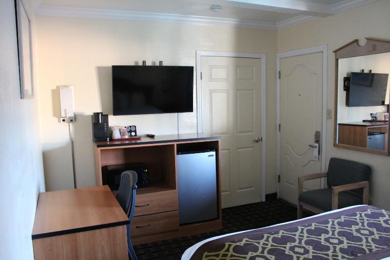 Riverside Inn Suites Santa Cruz image