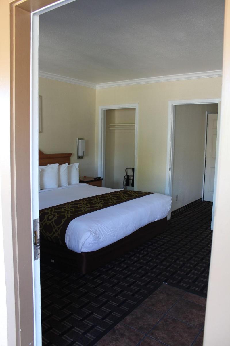 Riverside Inn Suites Santa Cruz image