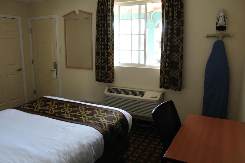 Riverside Inn Suites Santa Cruz image