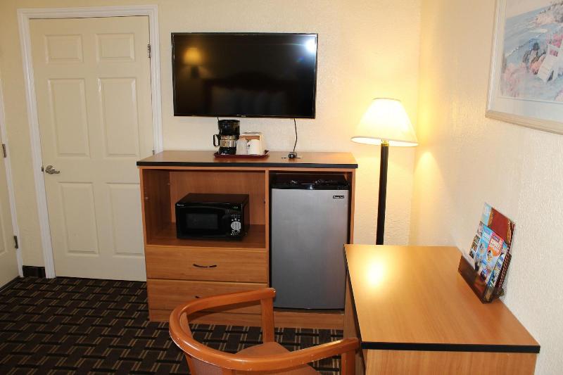 Riverside Inn Suites Santa Cruz image