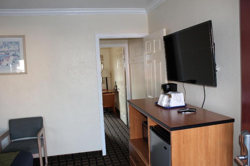 Riverside Inn Suites Santa Cruz image
