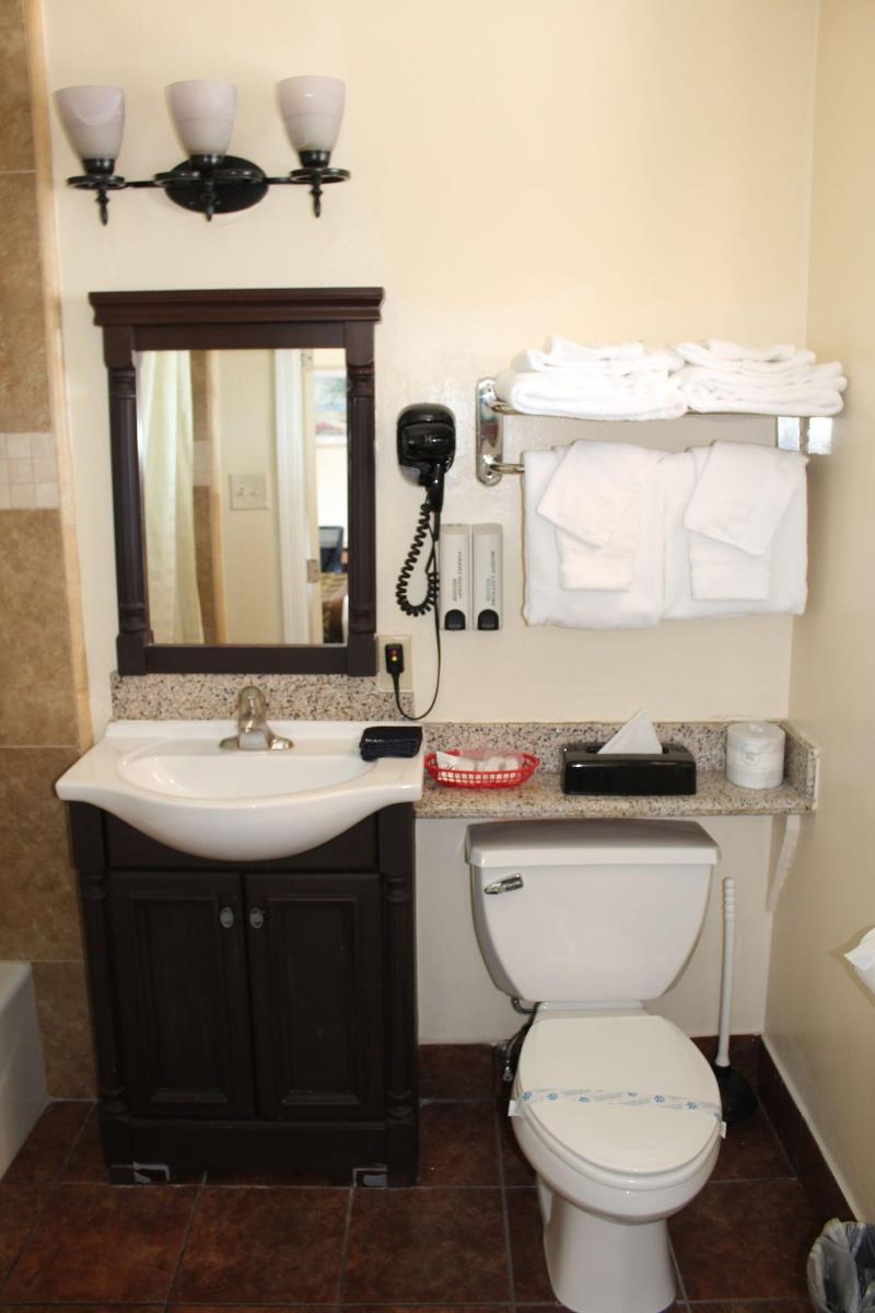 Riverside Inn Suites Santa Cruz image
