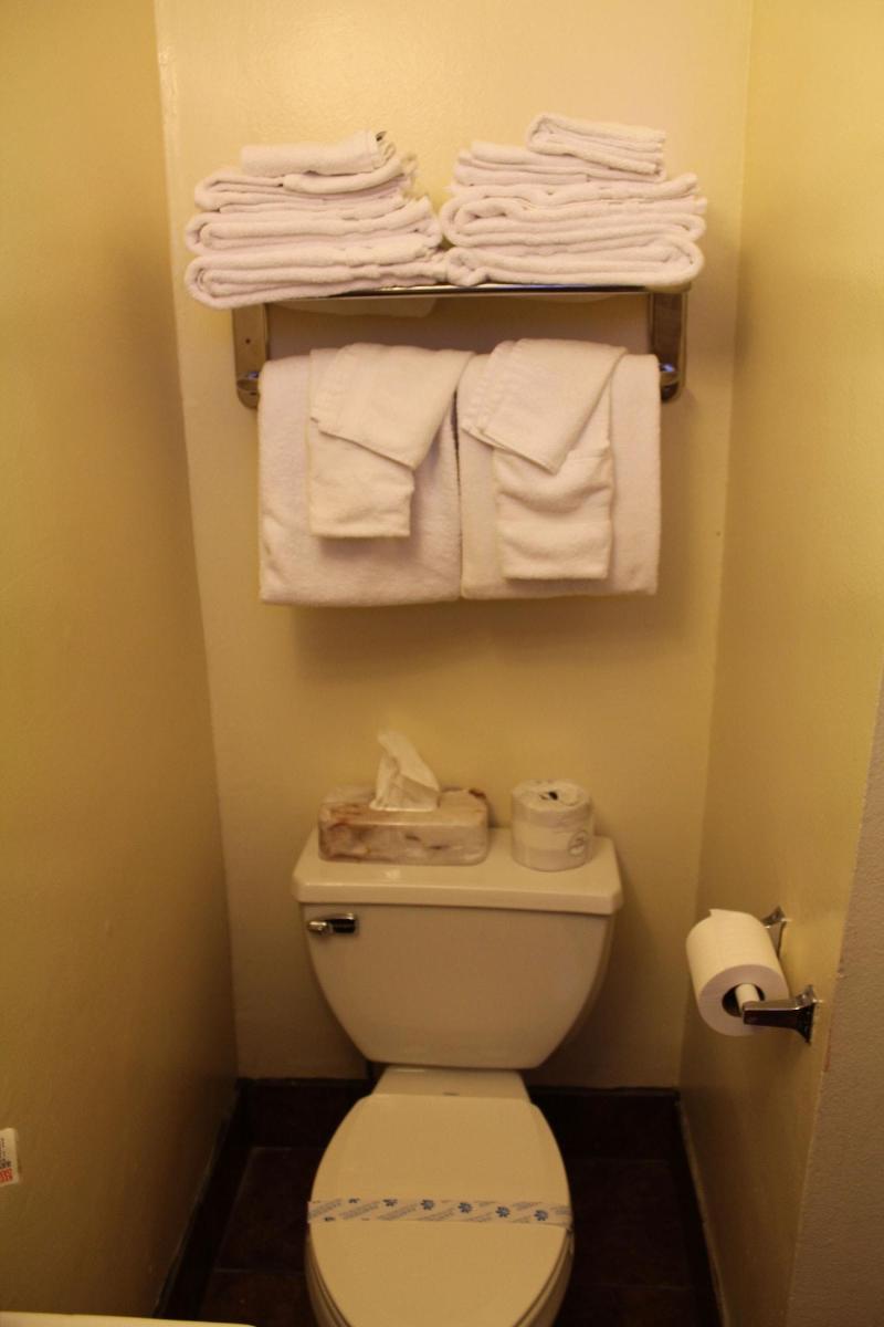 Riverside Inn Suites Santa Cruz image