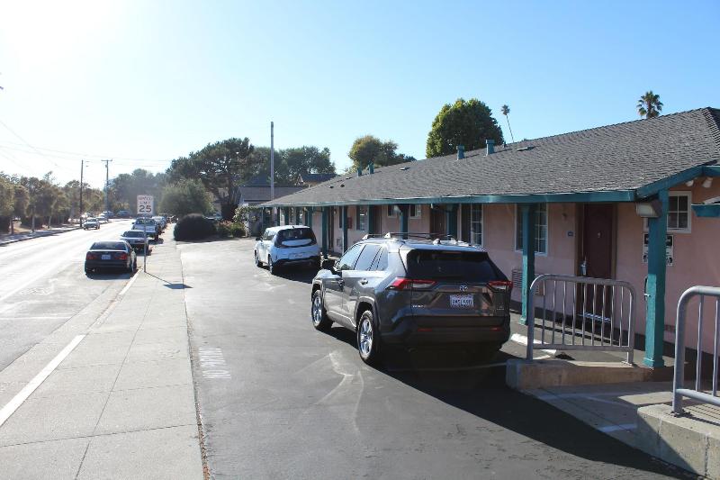 Riverside Inn Suites Santa Cruz image