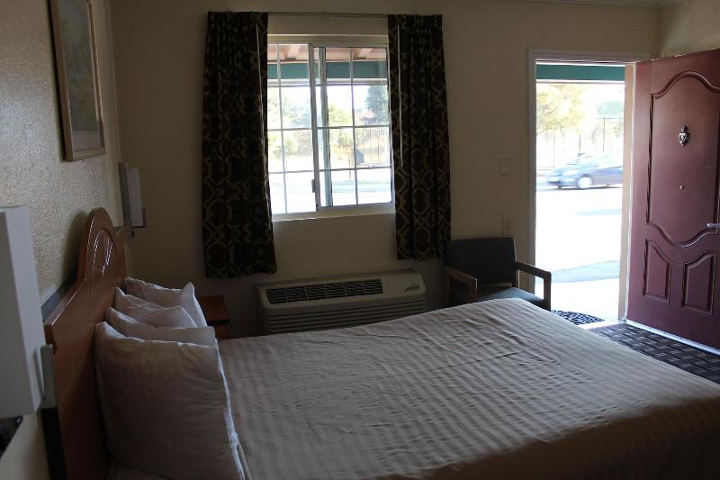 Riverside Inn Suites Santa Cruz image