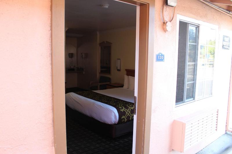 Riverside Inn Suites Santa Cruz image