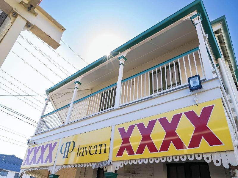 Queensport Tavern And Motel image