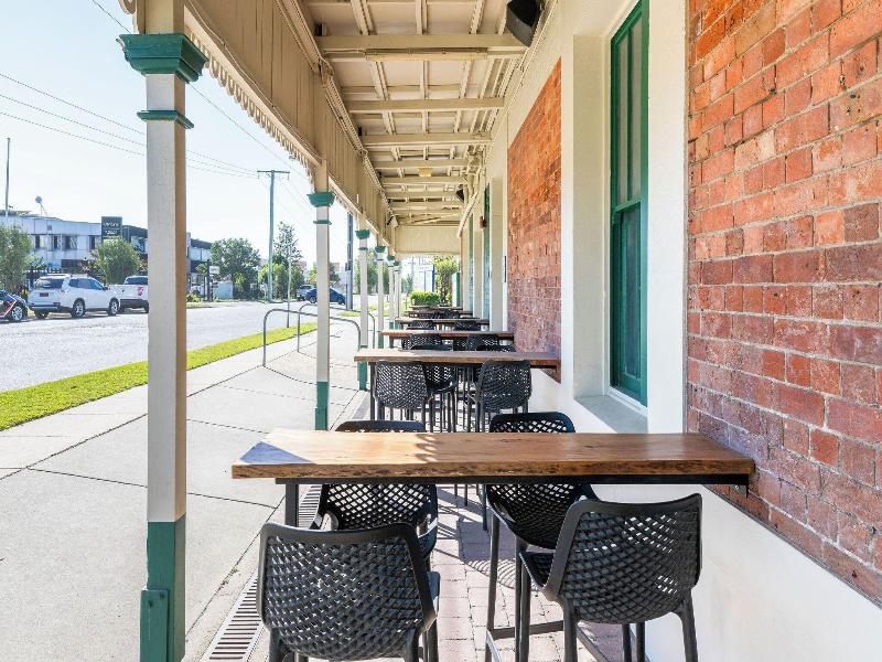 Queensport Tavern And Motel image