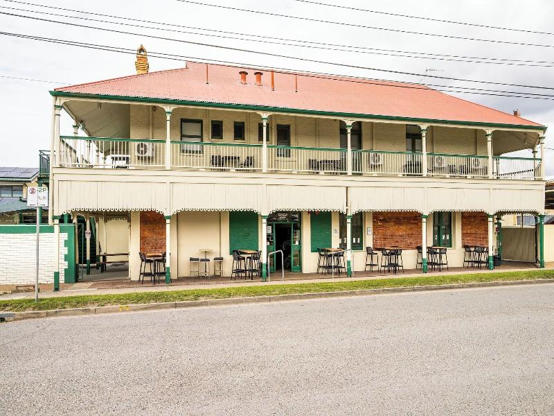 Queensport Tavern And Motel image