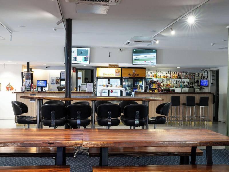 Queensport Tavern And Motel image
