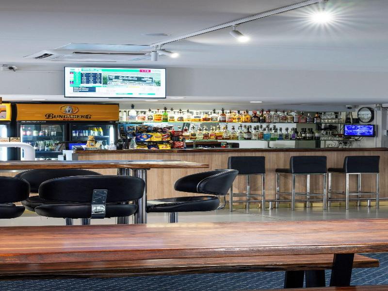 Queensport Tavern And Motel image