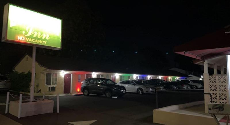 Economy Inn — exterior view