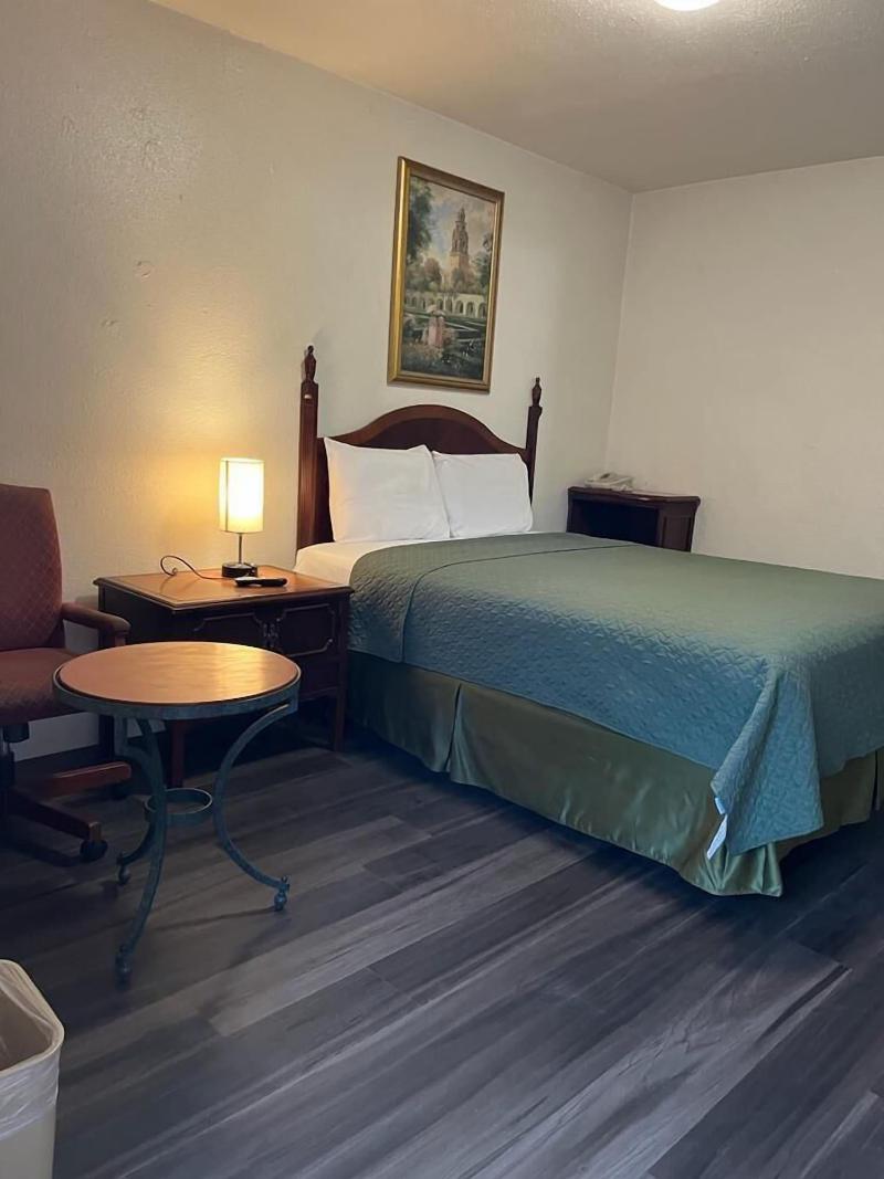 Economy Inn image