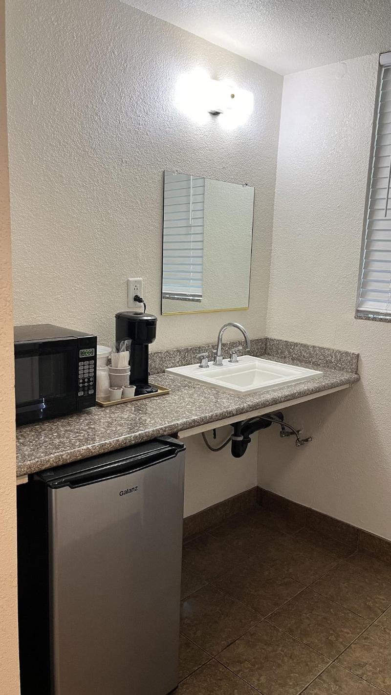 Economy Inn image