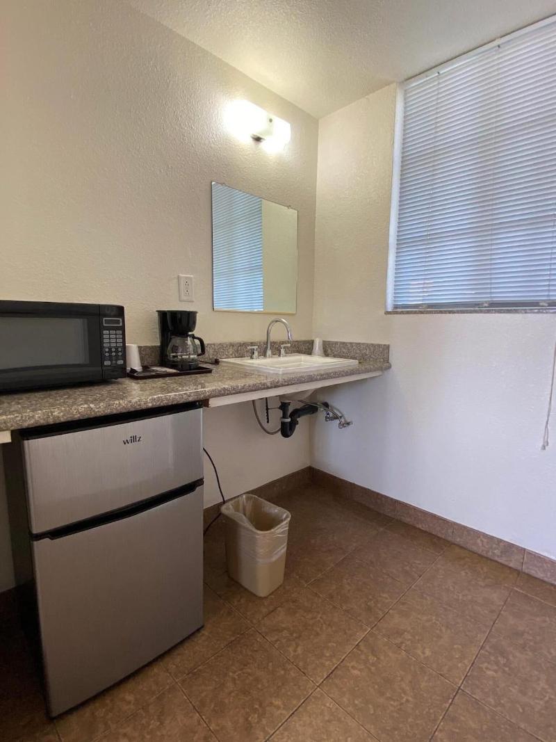 Economy Inn image