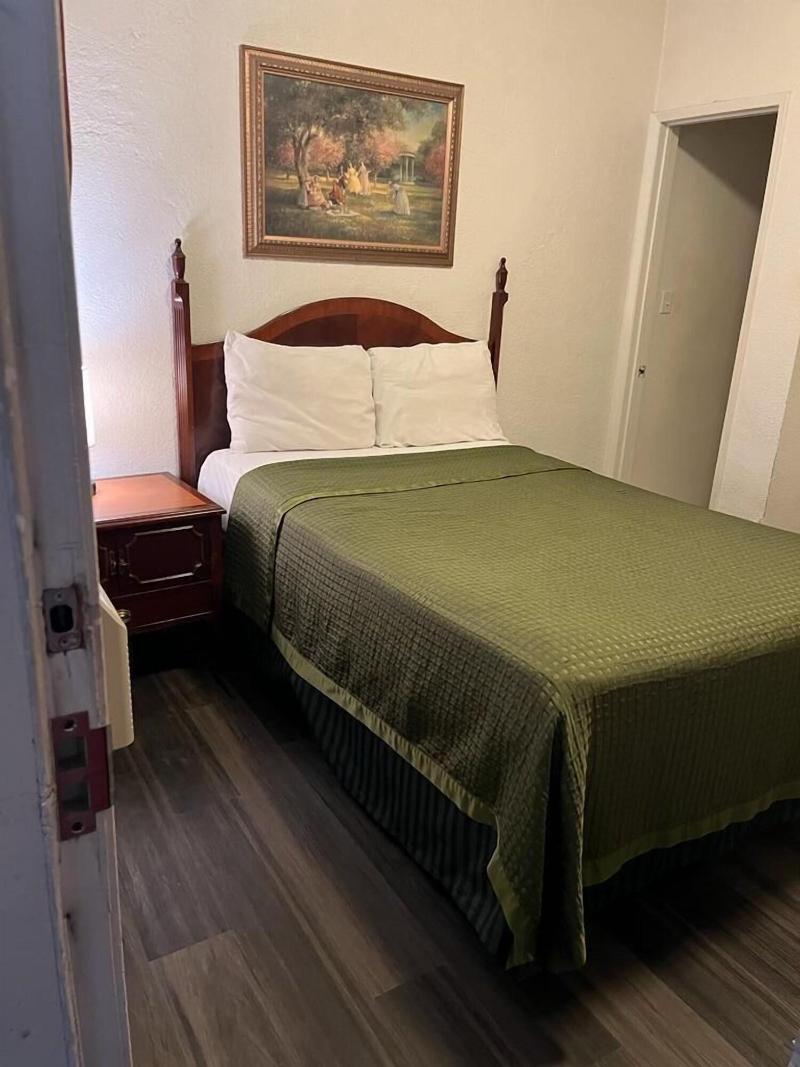 Economy Inn image