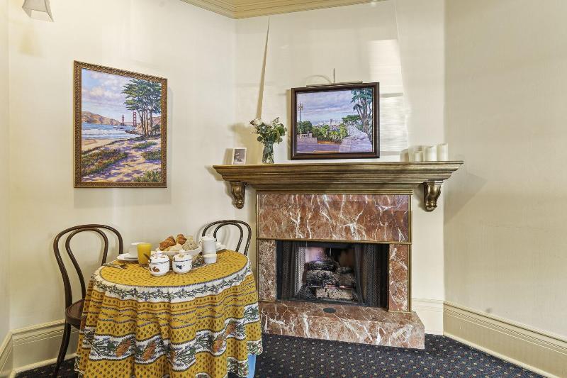Golden Gate Hotel image