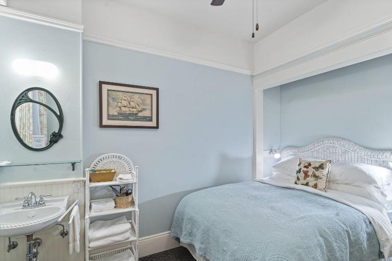 Golden Gate Hotel image