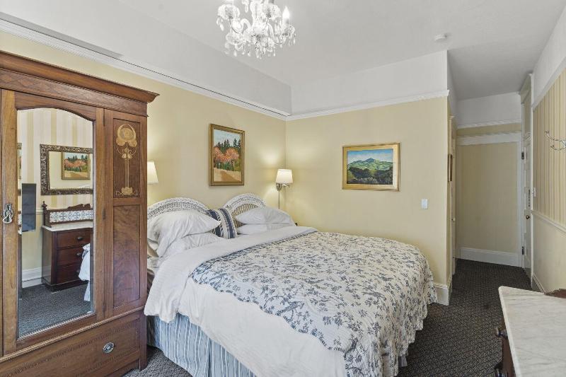 Golden Gate Hotel image