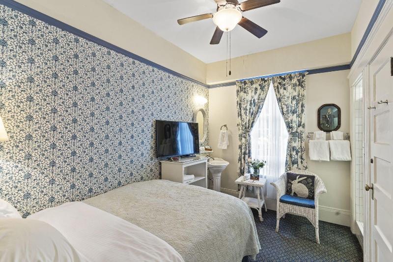 Golden Gate Hotel image