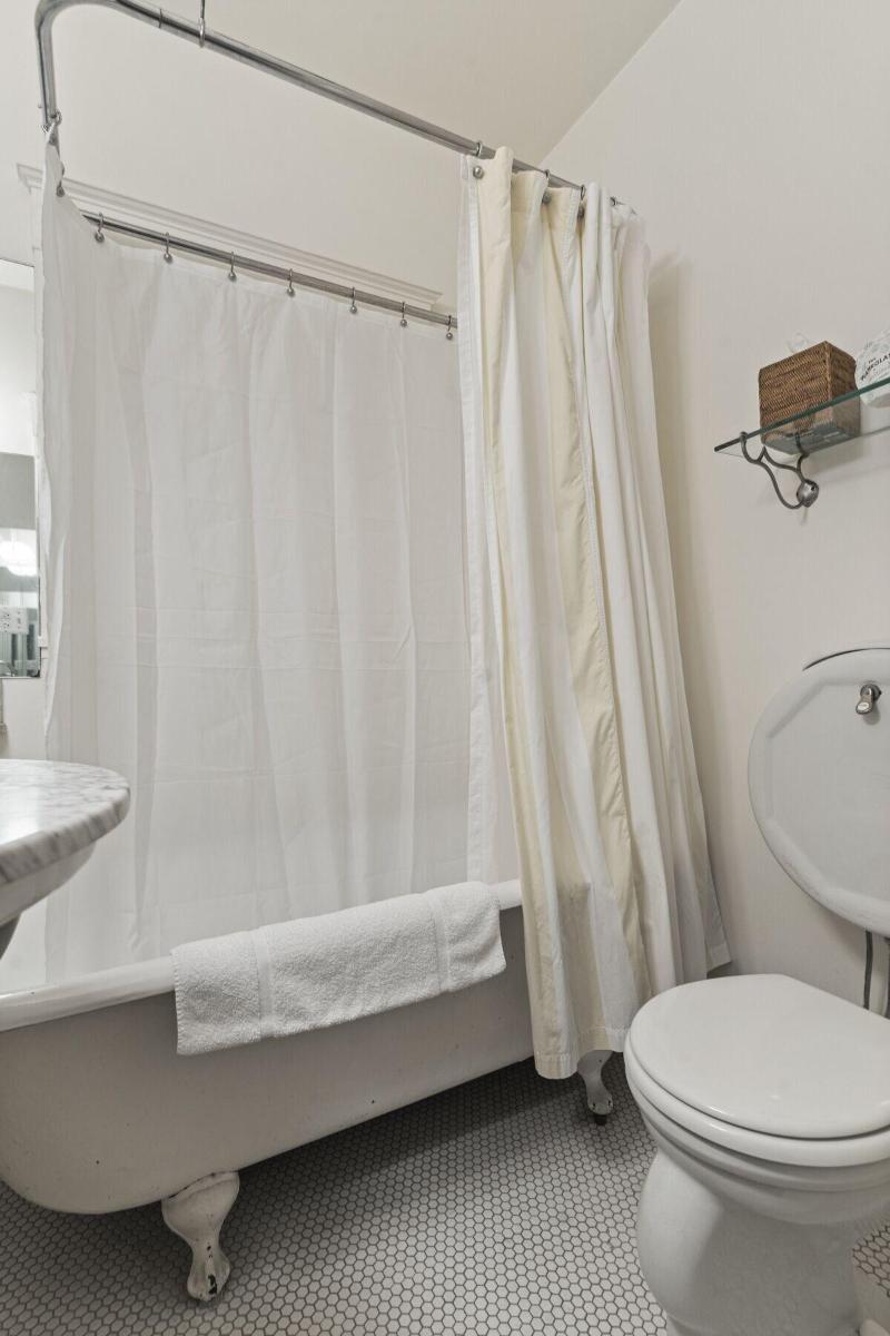 Golden Gate Hotel image