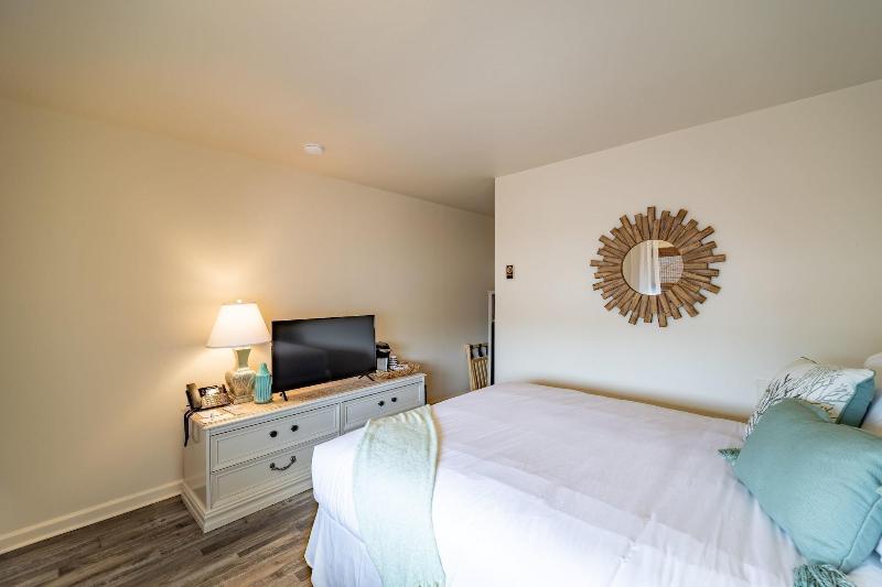Ocean Glass Inn image