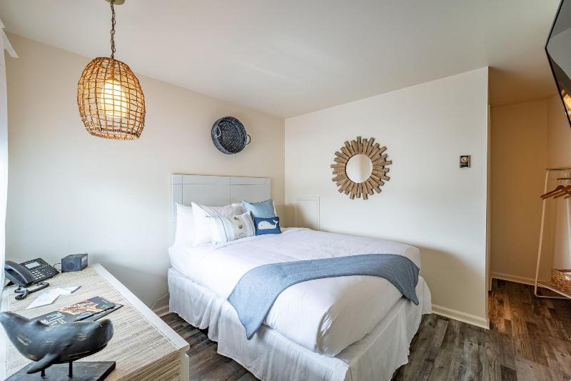 Ocean Glass Inn image