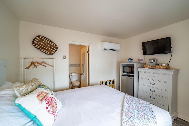 Ocean Glass Inn image