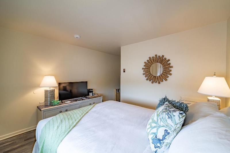 Ocean Glass Inn image
