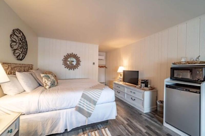 Ocean Glass Inn image