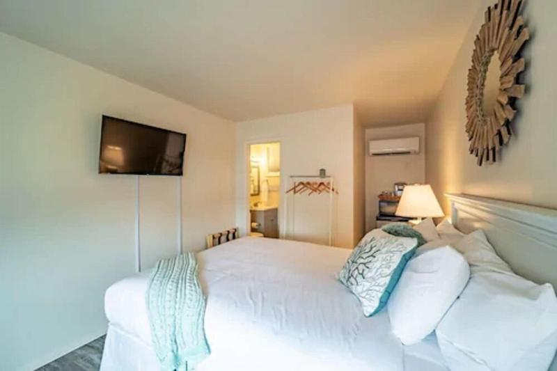 Ocean Glass Inn image