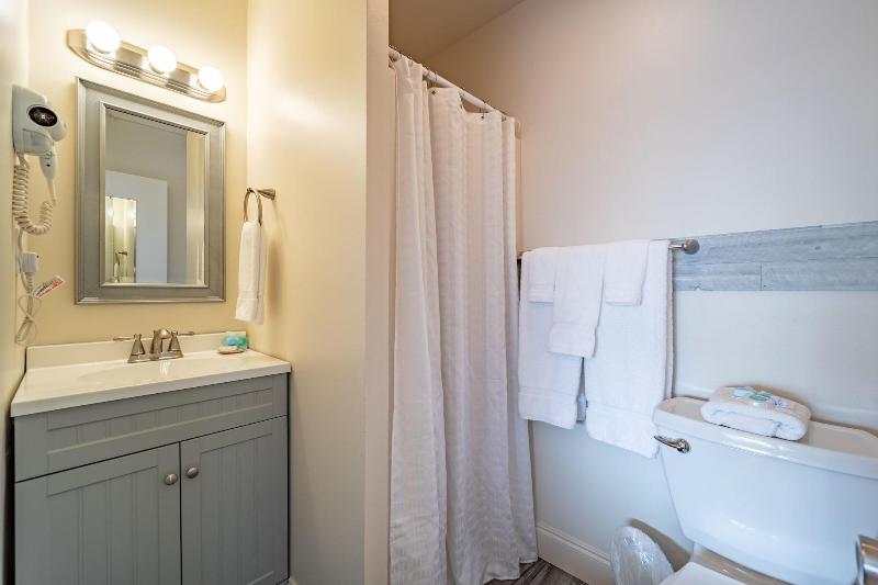Ocean Glass Inn image