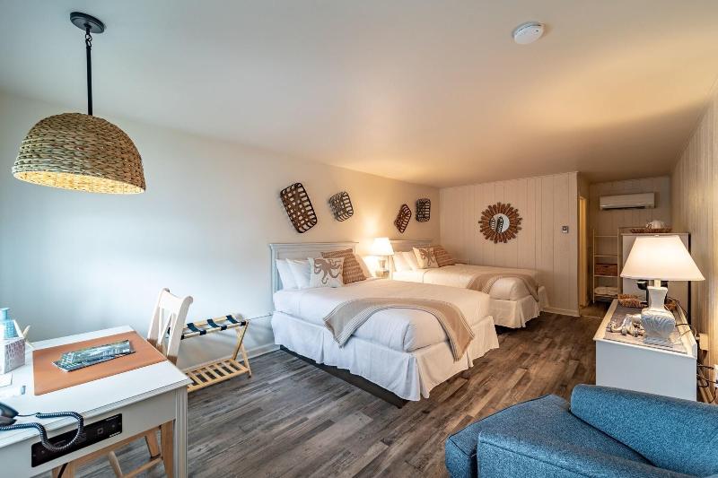Ocean Glass Inn image