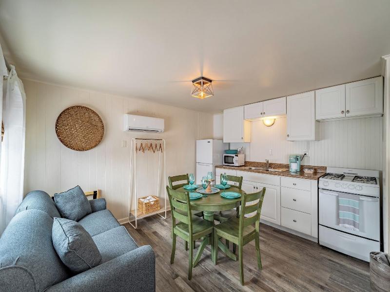 Ocean Glass Inn image